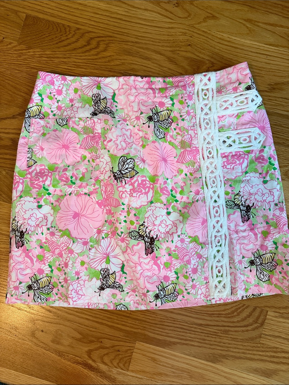Lilly Pulitzer Pink Floral Bee daye Lace-Trim Mini Skort